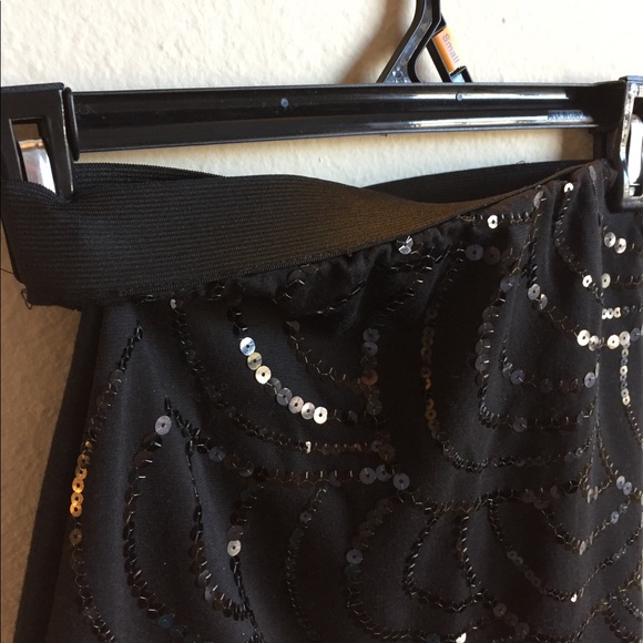 Black Sequined Sparkly Party Bodycon Skirt - Picture 3 of 4
